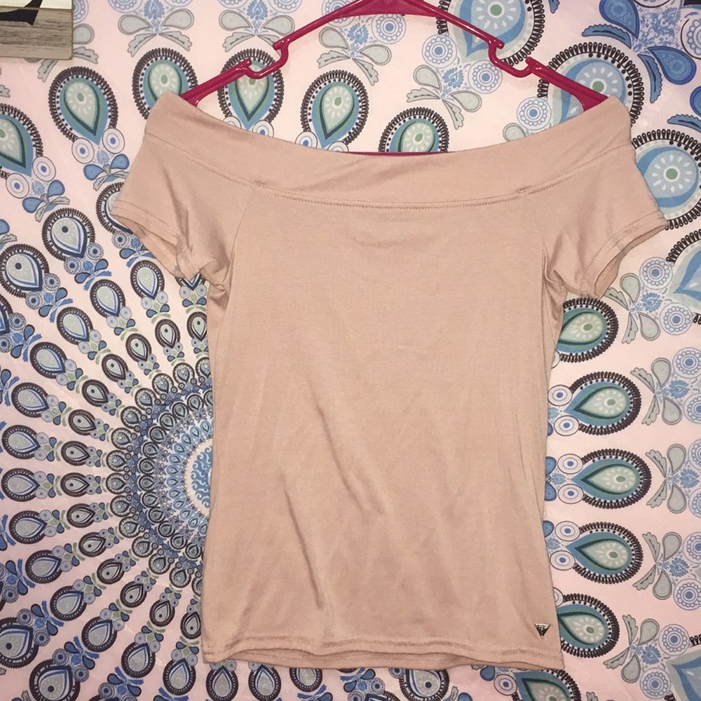 ❓GUESS T-shirt